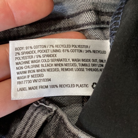 Universal Thread Grey High Rise Skinny Distressed Jeans Size 28 - Picture 6 of 6